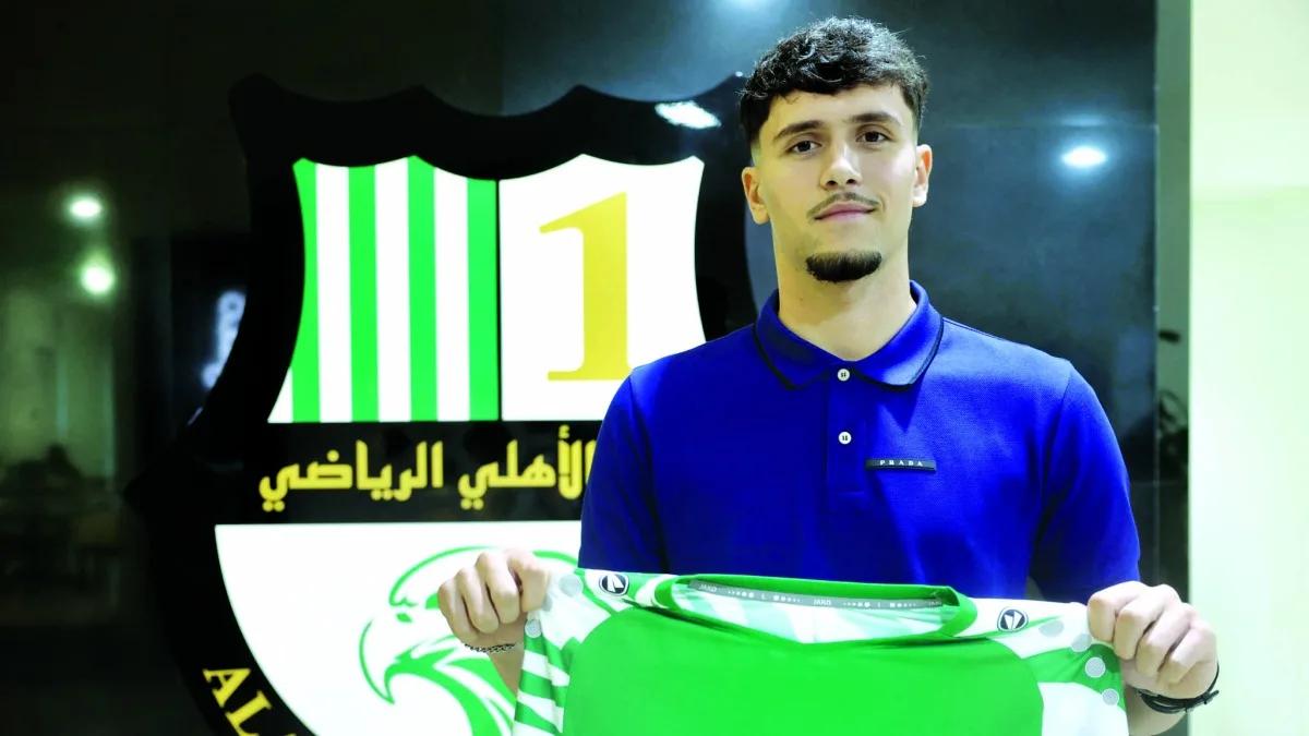 الأهلي يتعاقد مع التونسي ساسي الأهلي يتعاقد مع التونسي ساسي
