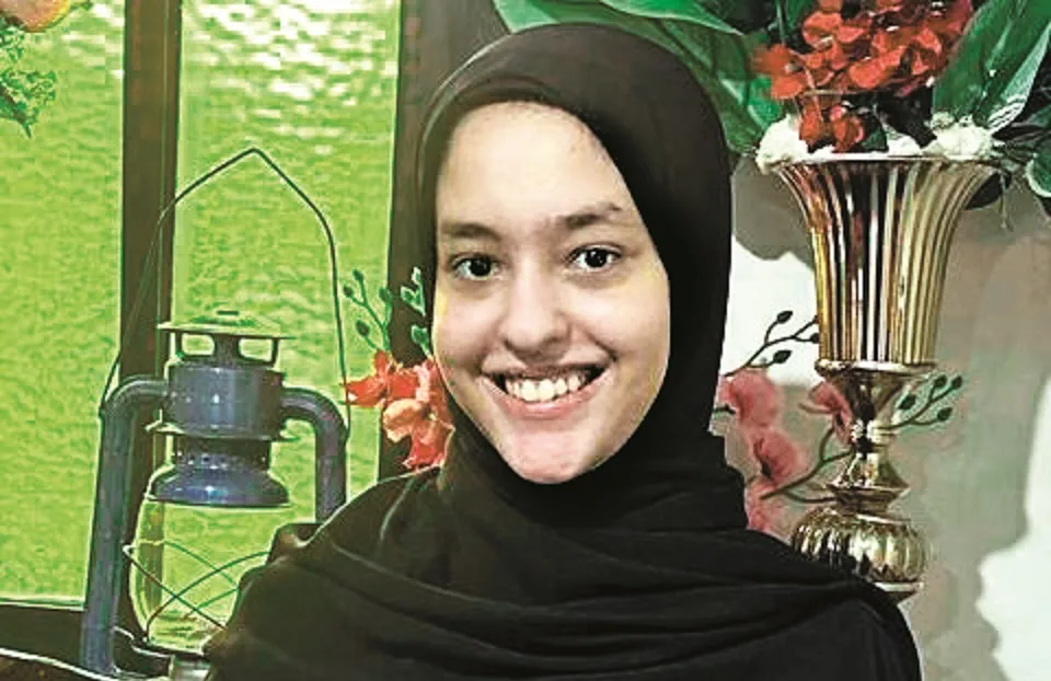 حققت 97.5% في الثانوية.. حبيبة محمد: المناهج الوطنية عززت مهاراتي الفكرية حققت 97.5% في الثانوية.. حبيبة محمد: المناهج الوطنية عززت مهاراتي الفكرية