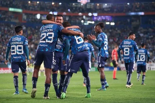 باتشوكا يحقق انتصارًا كبيرًا على مونتيري بثلاثة أهداف في أول مواجهة لدوري المكسيك باتشوكا يحقق انتصارًا كبيرًا على مونتيري بثلاثة أهداف في أول مواجهة لدوري المكسيك