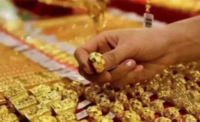 أسعار الذهب في مصر اليوم الاثنين 14 يوليو 2025.. عيار 21 يصل إلى 4655 جنيهاً