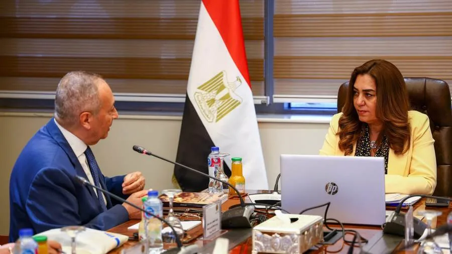 وزيرة التنمية تواصل متابعة آخر التطورات المتعلقة بصياغة الاستراتيجية الجديدة وزيرة التنمية تواصل متابعة آخر التطورات المتعلقة بصياغة الاستراتيجية الجديدة