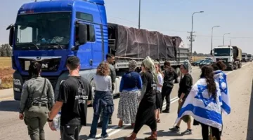 مستوطنون إسرائيليون يت阻ون قافلات المساعدات الأردنية المتجهة إلى غزة