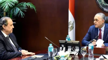 مجموعة كريستال مارتن العالمية تستكشف إمكانية إنشاء مصنع للملابس والمنسوجات في مصر