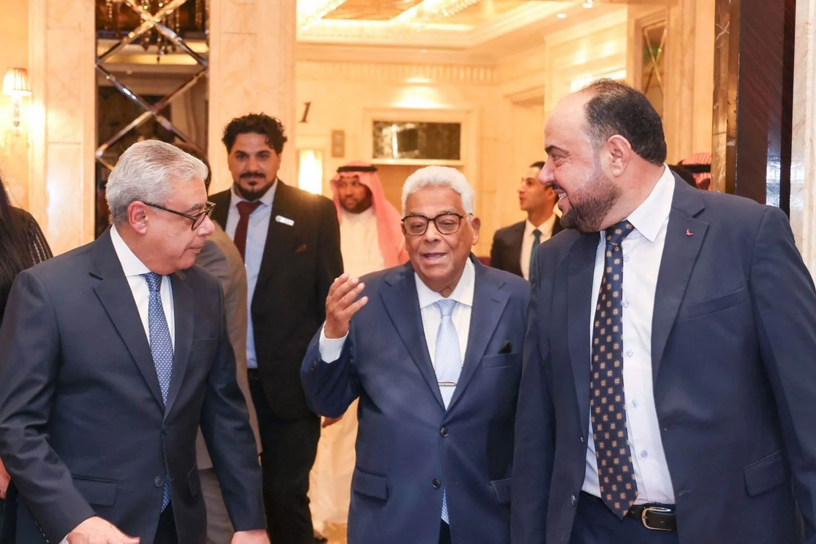 الجالية المصرية في السعودية تكرم السفير طارق المليجي بمناسبة انتهاء مهمته في المملكة الجالية المصرية في السعودية تكرم السفير طارق المليجي بمناسبة انتهاء مهمته في المملكة