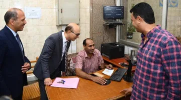رئيس جامعة أسيوط يجري زيارة تفقدية لمعملي التنسيق الإلكتروني في كلية الآداب والمدينة الجامعية