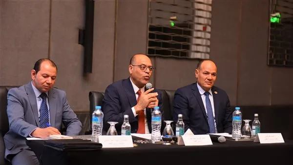 جبران: التشريع الجديد يسعى لتحقيق التوازن بين الموظف وصاحب العمل في بيئة مناسبة. جبران: التشريع الجديد يسعى لتحقيق التوازن بين الموظف وصاحب العمل في بيئة مناسبة.
