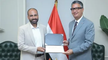 وزير التموين يكرم مبتكر أفضل فكرة من خلال “منصة حوار” لتتبع المنتجات الغذائية