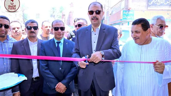 محافظ سوهاج ي inaugurates a one-day market in جهينة و يطالب بتقليل الأسعار محافظ سوهاج ي inaugurates a one-day market in جهينة و يطالب بتقليل الأسعار