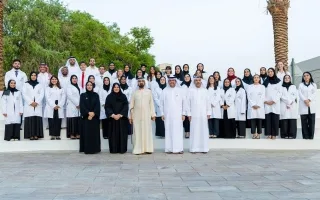 محمد بن راشد يجتمع بأوائل خريجي جامعة محمد بن راشد للطب والعلوم الصحية