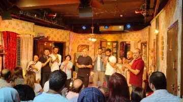 من اليمين إلى اليسار: عندما يجلب لك المسرح الضحك والدموع