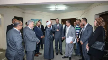 وزير الأوقاف يجتمع مع هيئة الأوقاف