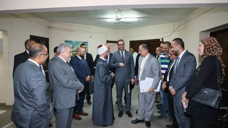 وزير الأوقاف يجتمع مع هيئة الأوقاف
