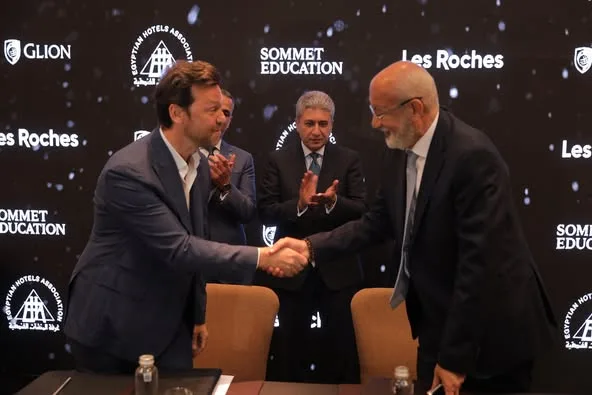 وزير السياحة يبرم اتفاقيات استراتيجية مع غرفة المنشآت الفندقية وشركتي “Lobster Ink” و”Sommet Education” الدوليتين وزير السياحة يبرم اتفاقيات استراتيجية مع غرفة المنشآت الفندقية وشركتي “Lobster Ink” و”Sommet Education” الدوليتين