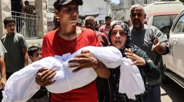 مفاوضات الهدنة في غزة تدخل أسبوعها الثاني بلا تقدم مع تفاؤل ترامب بإمكانية تحقيق تقدم، بينما تواصل الغارات الإسرائيلية على القطاع الفلسطيني.