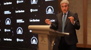 وزير السياحة: تعاون دولي لتدريب الموظفين وإطلاق منصة لتأهيل الكوادر بالاستفادة من الذكاء الاصطناعي