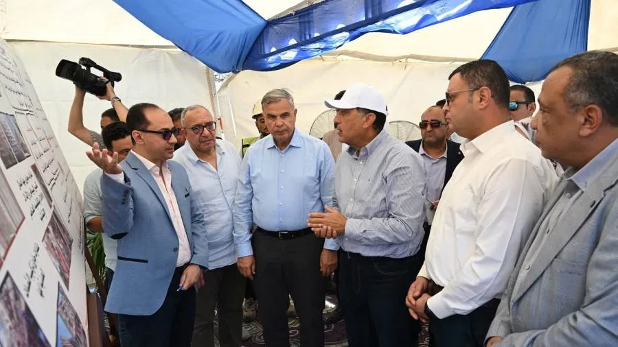 رئيس الوزراء يزور مشروع تحسين واجهات المباني على كورنيش الإسكندرية رئيس الوزراء يزور مشروع تحسين واجهات المباني على كورنيش الإسكندرية