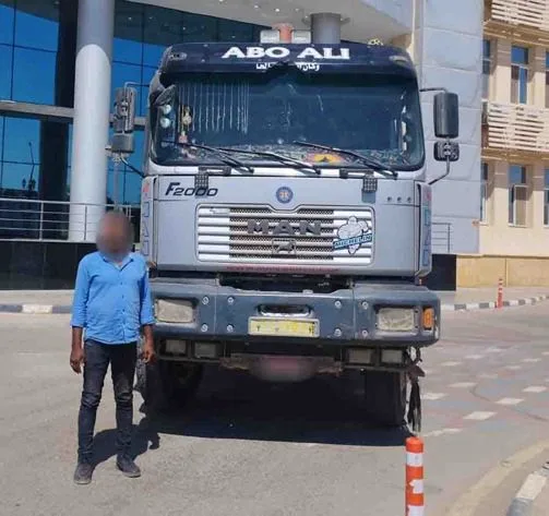 القبض على سائق شاحنة ثقيلة بسبب قيادته المتهورة على الطريق الدائري القبض على سائق شاحنة ثقيلة بسبب قيادته المتهورة على الطريق الدائري