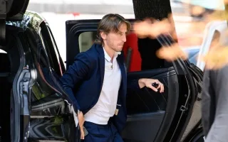 مودريتش يصل إلى ميلان (فيديو)