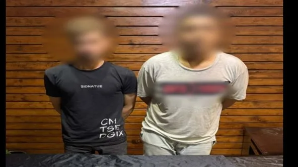 فيديو يكشف الجريمة.. اعتقال شخصين في القليوبية بتهمة تجارة المخدرات فيديو يكشف الجريمة.. اعتقال شخصين في القليوبية بتهمة تجارة المخدرات