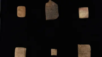 العراق يستعيد ستة ألواح أثرية من تركيا