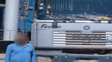 سائق بلا رخصة يقود تريلا بتهور على دائري الواحات مع انتهاء صلاحية رخصة السيارة