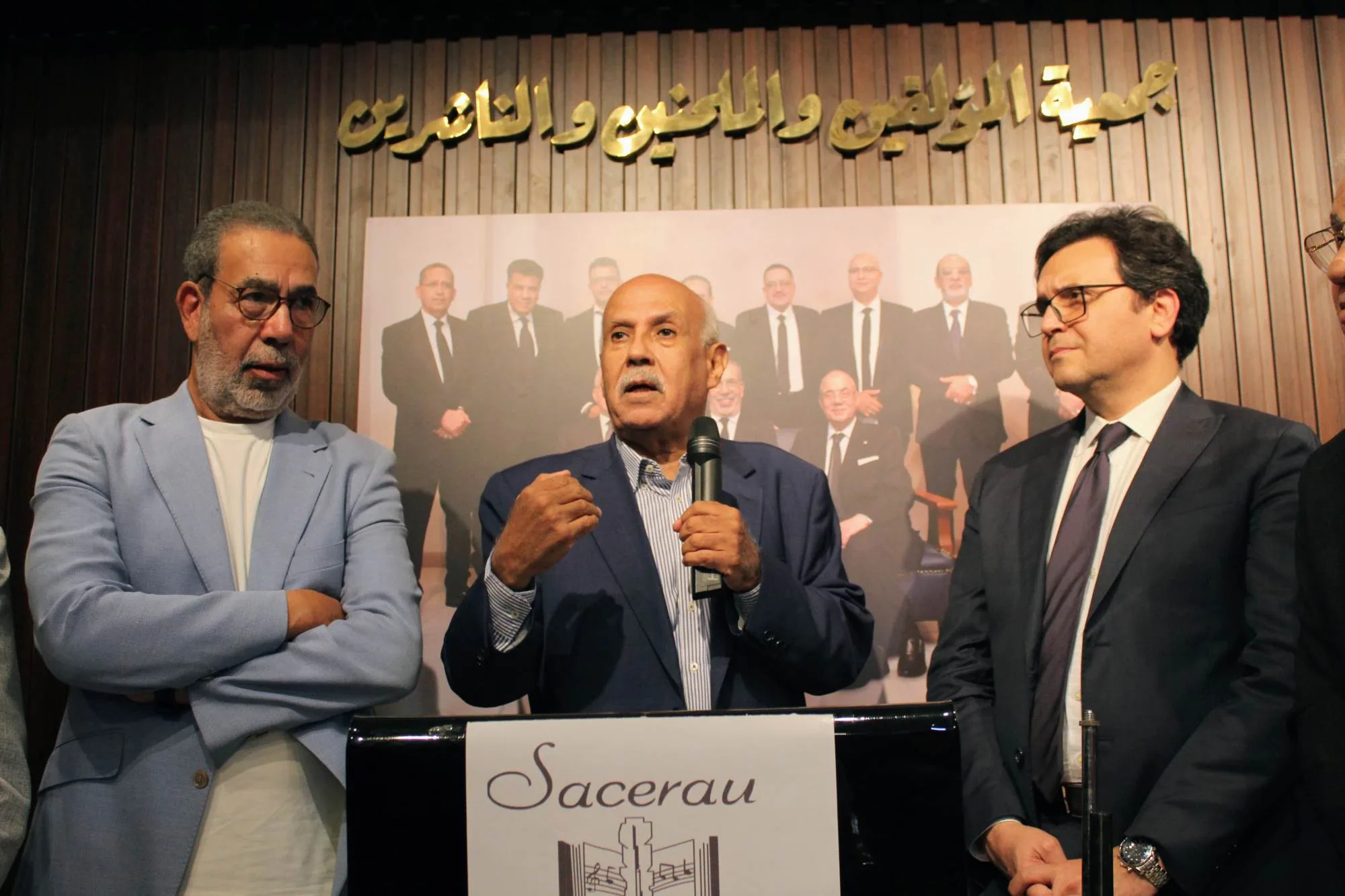 وزير الثقافة يدشّن المركز الجديد لجمعية المؤلفين والملحنين والناشرين وزير الثقافة يدشّن المركز الجديد لجمعية المؤلفين والملحنين والناشرين