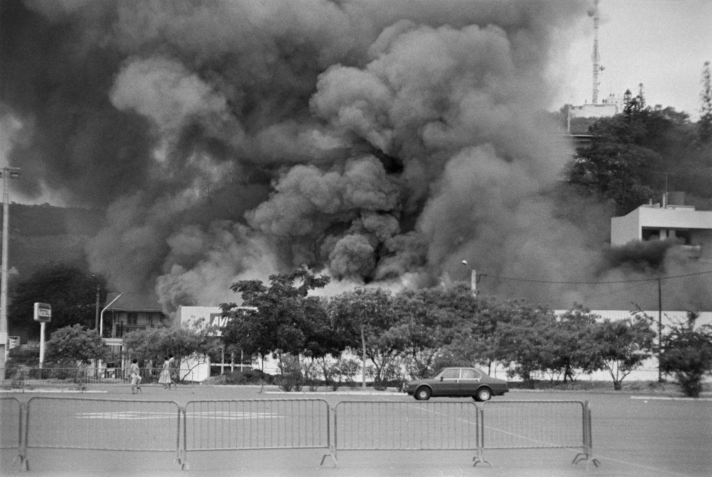 أعمال شغب في نوميا، بتتاريخ 12 يناير/كانون الثاني 1985.