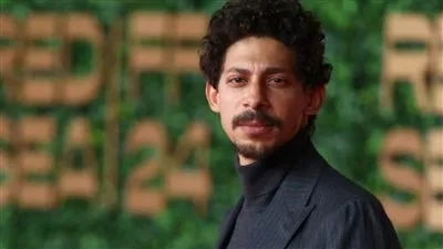 بين الواقع والتصميم: مخرج كليبات محمد رمضان يسلط الضوء على العناصر البصرية. بين الواقع والتصميم: مخرج كليبات محمد رمضان يسلط الضوء على العناصر البصرية.