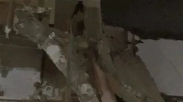 إصابة أربعة أفراد من عائلة واحدة جراء انهيار منزل قديم في أسيوط