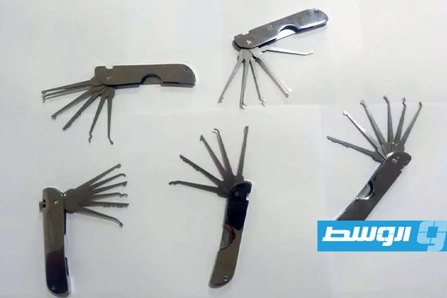 ضبط أدوات فك الأقفال المباعة عبر الإنترنت في ليبيا