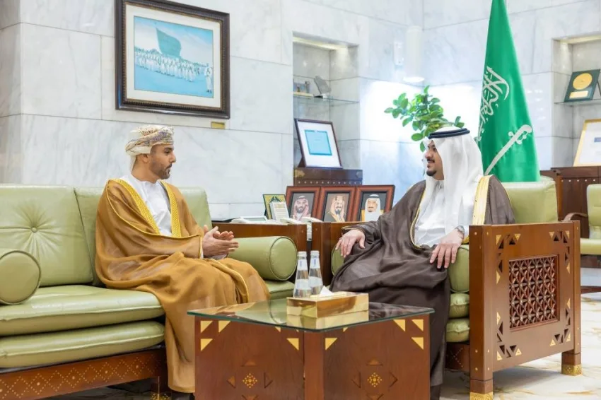 نائب أمير الرياض يلتقي بالسفير العماني الجديد لدى المملكة نائب أمير الرياض يلتقي بالسفير العماني الجديد لدى المملكة