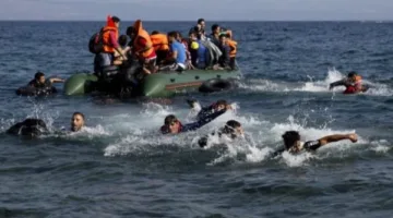 ثورة قارب بالقرب من جزر مينتاواي… 11 شخصًا مفقودون وعمليات الإنقاذ جارية في إندونيسيا