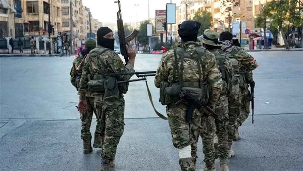 الجيش السوري يدخل السويداء ويفرض حظر تجول على السكان الجيش السوري يدخل السويداء ويفرض حظر تجول على السكان