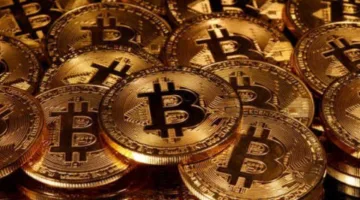 انخفاض سعر بيتكوين بعد وصوله إلى مستويات قياسية.. وتشريعات أمريكية جديدة تلوح في الأفق