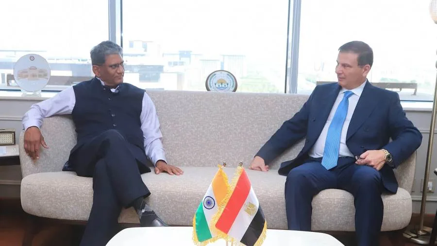 وزير الزراعة يتباحث مع السفير الهندي الجديد في القاهرة حول تعزيز التعاون في المجال الزراعي وزير الزراعة يتباحث مع السفير الهندي الجديد في القاهرة حول تعزيز التعاون في المجال الزراعي
