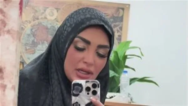 سالي عبد السلام تثير النقاش: أضع مانكير وميك أب خلال عرض باصلي (فيديو) سالي عبد السلام تثير النقاش: أضع مانكير وميك أب خلال عرض باصلي (فيديو)
