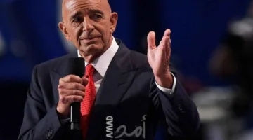 المبعوث الأمريكي باراك يدعو لبنان وحزب الله إلى “التحرك فورًا” لوضع السلاح تحت سيطرة الدولة.