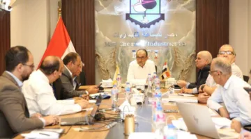 وزير قطاع الأعمال يستعرض التقدم في مشروعات شركتي النصر والدلتا للأسمدة