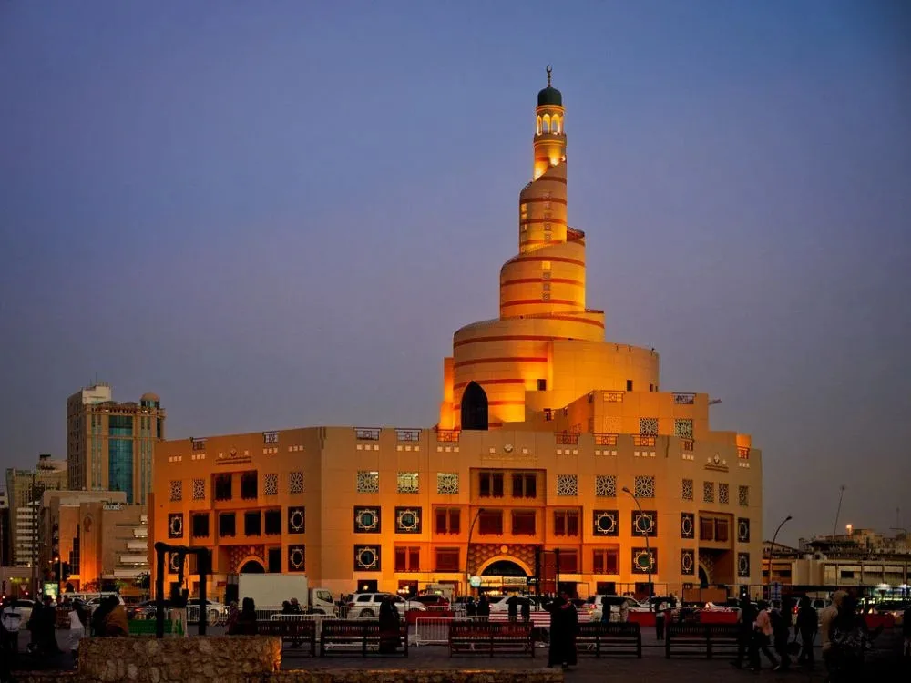 مركز الشيخ عبدالله بن زيد ينظم برنامج توعوي صحي لعمال شركتي الديار القطرية وبناء قطر