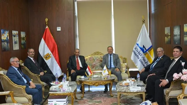 رئيس جامعة دمياط يحضر مناقشة أطروحة دكتوراه في القانون رئيس جامعة دمياط يحضر مناقشة أطروحة دكتوراه في القانون
