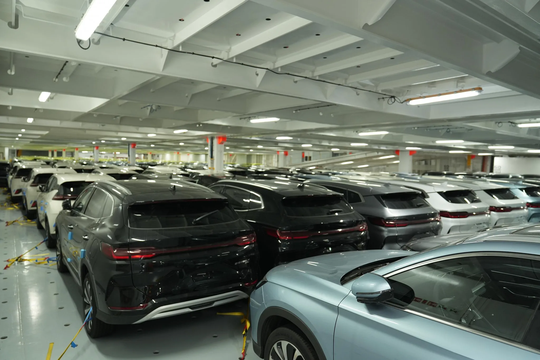 قناة السويس تستقبل عبور سفينة السيارات BYD XI’AN، واحدة من أكبر حاملات السيارات على مستوى العالم. قناة السويس تستقبل عبور سفينة السيارات BYD XI’AN، واحدة من أكبر حاملات السيارات على مستوى العالم.