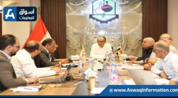 وزير قطاع الأعمال العام يستعرض مشاريع تطوير شركتي النصر والدلتا للأسمدة