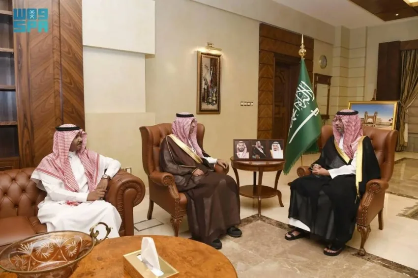 محافظ جدة يلتقي مدير جمعية الثقافة والفنون السعودية في المحافظة محافظ جدة يلتقي مدير جمعية الثقافة والفنون السعودية في المحافظة