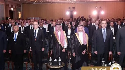 محمود فوزي يصف وزير البترول بأنه مثال يحتذى به وطنياً ويمتلك شبكة علاقات دولية واسعة في مجالات الطاقة والمعادن، مما يعود بالفائدة على المصالح الوطنية. محمود فوزي يصف وزير البترول بأنه مثال يحتذى به وطنياً ويمتلك شبكة علاقات دولية واسعة في مجالات الطاقة والمعادن، مما يعود بالفائدة على المصالح الوطنية.