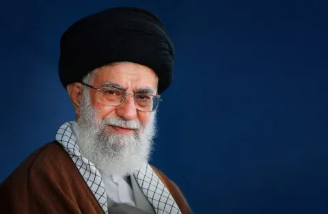 “نراكم ونتواصل معكم.. نعلم كل ما يحدث” – خامنئي يرد على رسالة يوآف غالانت، وزير الحرب الإسرائيلي الأسبق. “نراكم ونتواصل معكم.. نعلم كل ما يحدث” – خامنئي يرد على رسالة يوآف غالانت، وزير الحرب الإسرائيلي الأسبق.