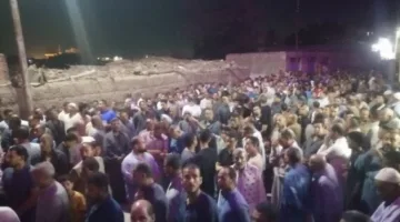 تشييع جثامين ثلاثة شباب من قرية في الشرقية بعد وفاتهم في حادث سير