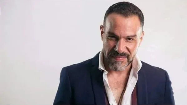 محمد خميس: “طب الأسنان مهنة رائعة، لكن شغفي الحقيقي كان في التمثيل”