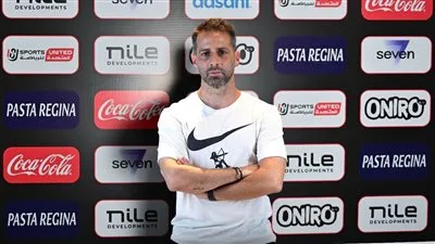 فيريرا يشارك في تدريبات الزمالك خلال معسكر العاصمة الإدارية على فترات متقطعة فيريرا يشارك في تدريبات الزمالك خلال معسكر العاصمة الإدارية على فترات متقطعة