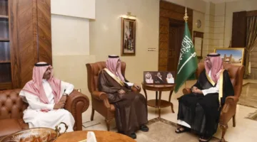 محافظ جدة يستعرض برامج «ثقافة الفنون»