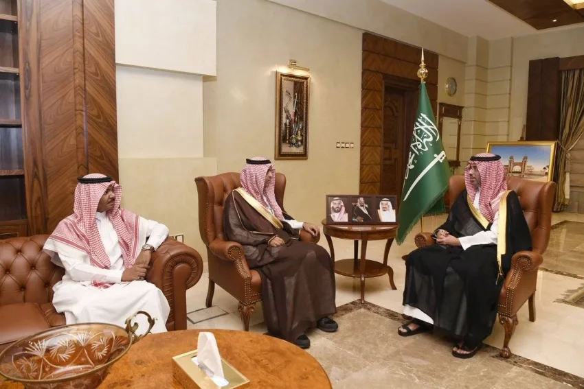 محافظ جدة يستعرض برامج «ثقافة الفنون» محافظ جدة يستعرض برامج «ثقافة الفنون»